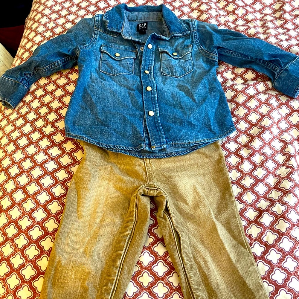 NWOT!! Gap baby boys adorable outfit!